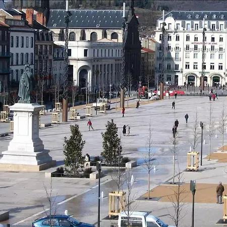 Lumineux Place De Jaude